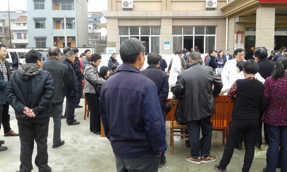 富阳区科协在灵桥镇举办大型送科技下乡运动